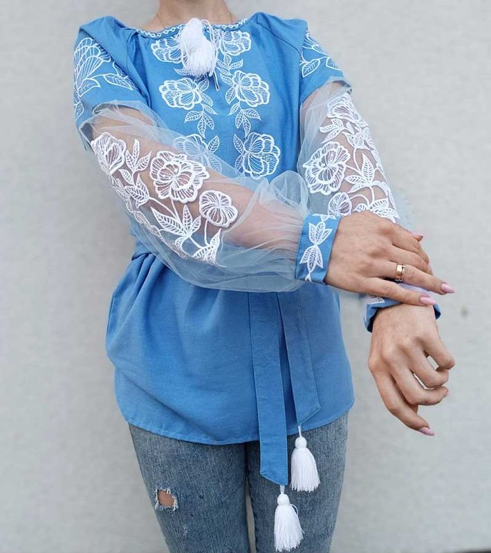 Damska haftowana koszula Kwiaty Richelieu, niebieska - len, 40