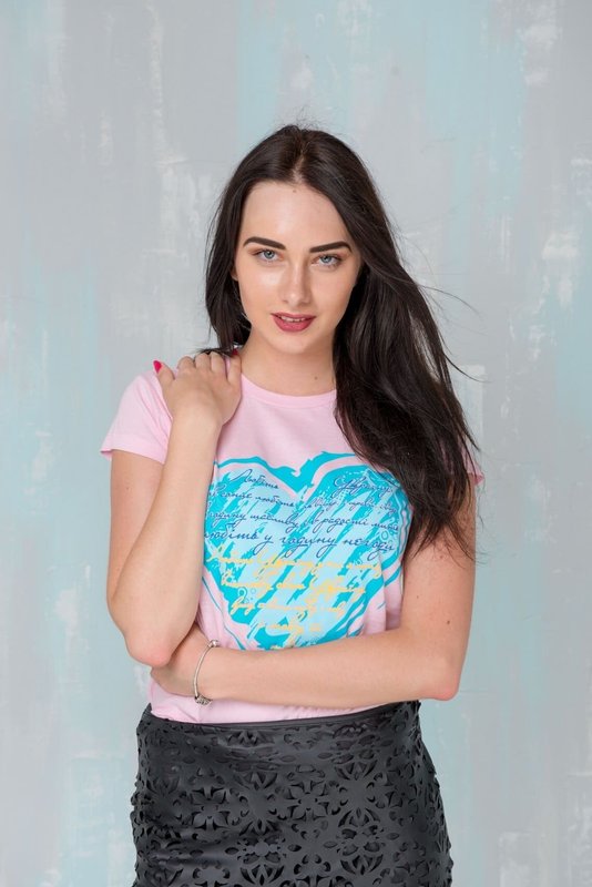Жіноча футболка з принтом «Любіть Україну», рожева, S