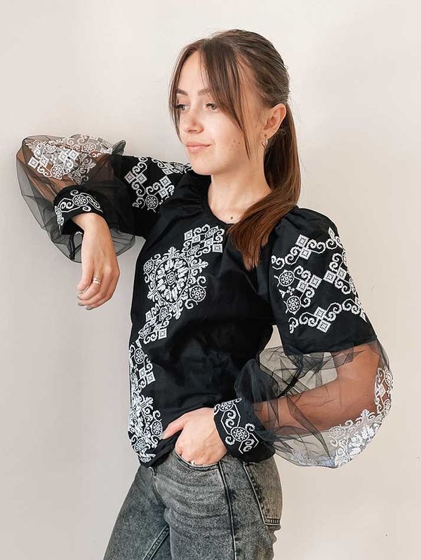 Koszula damska haftowana Monochromatyczna w kolorze czarnym, 40