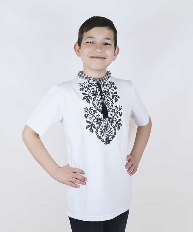 Вышитая футболка для мальчика: «Сокальская», черная вышивка, белая, 80/86  см