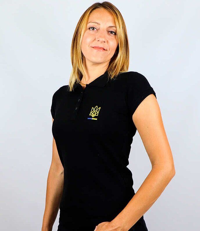 Жіноча патріотична футболка поло: «ТРИЗУБ», вишивка, чорна, S